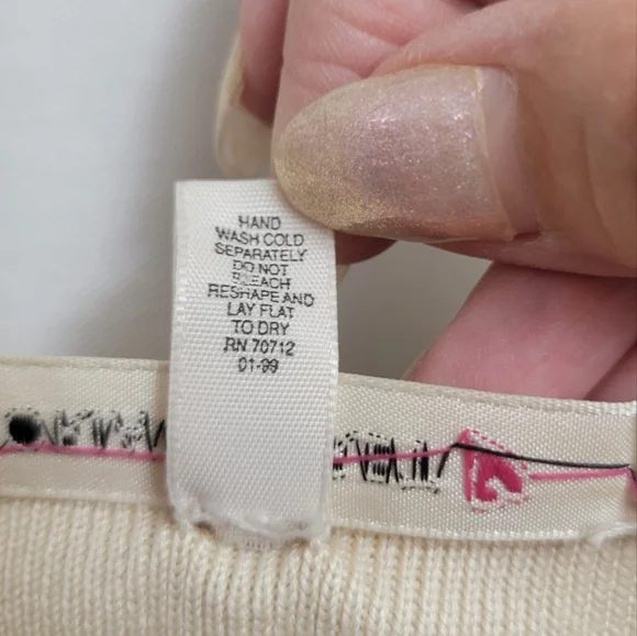 ✨ Victoria’s Secret Vintage Silk Cream Camisole Top (1990s) – Elegant & Timeless - Picture 4 of 5